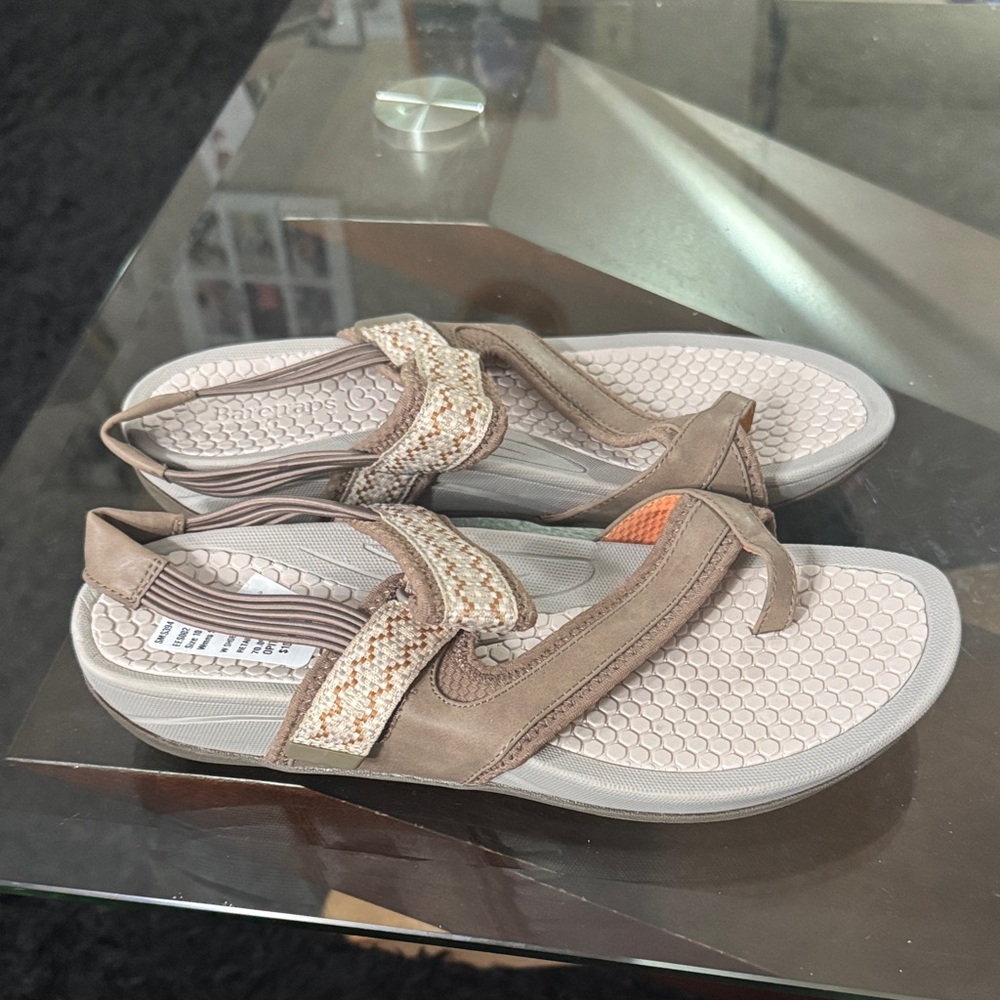 BareTraps Tan Sandals - Picture 8 of 10